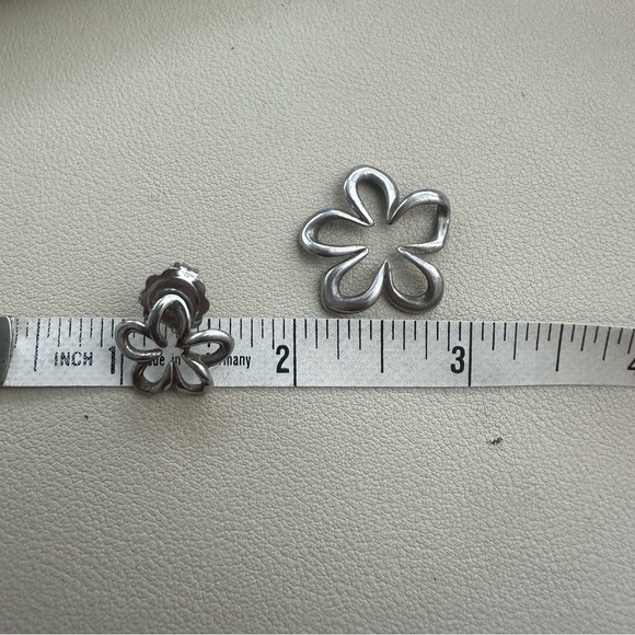 Na Hoku Floating Plumeria earrings and pendant - Picture 5 of 5